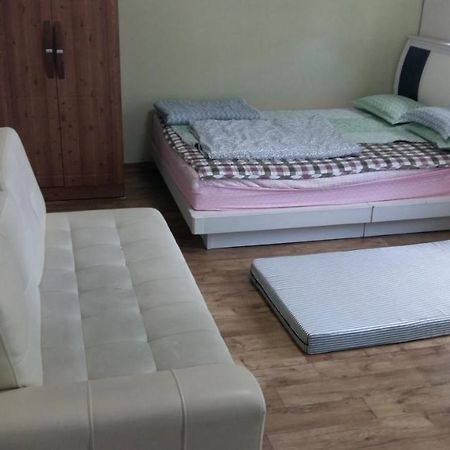Guesthouse 710 In Haeundae Busan Esterno foto