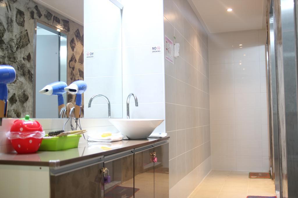 Guesthouse 710 In Haeundae Busan Esterno foto
